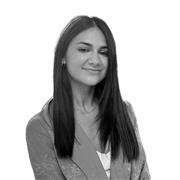 Profesora titulada en grado de fundamentos de la arquitectura imparte clases de forma presencial y online.
